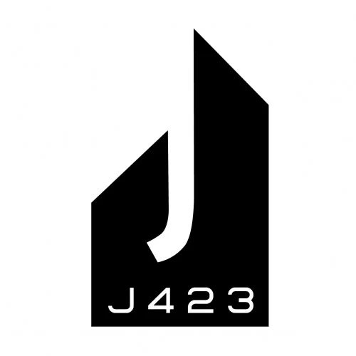 J423